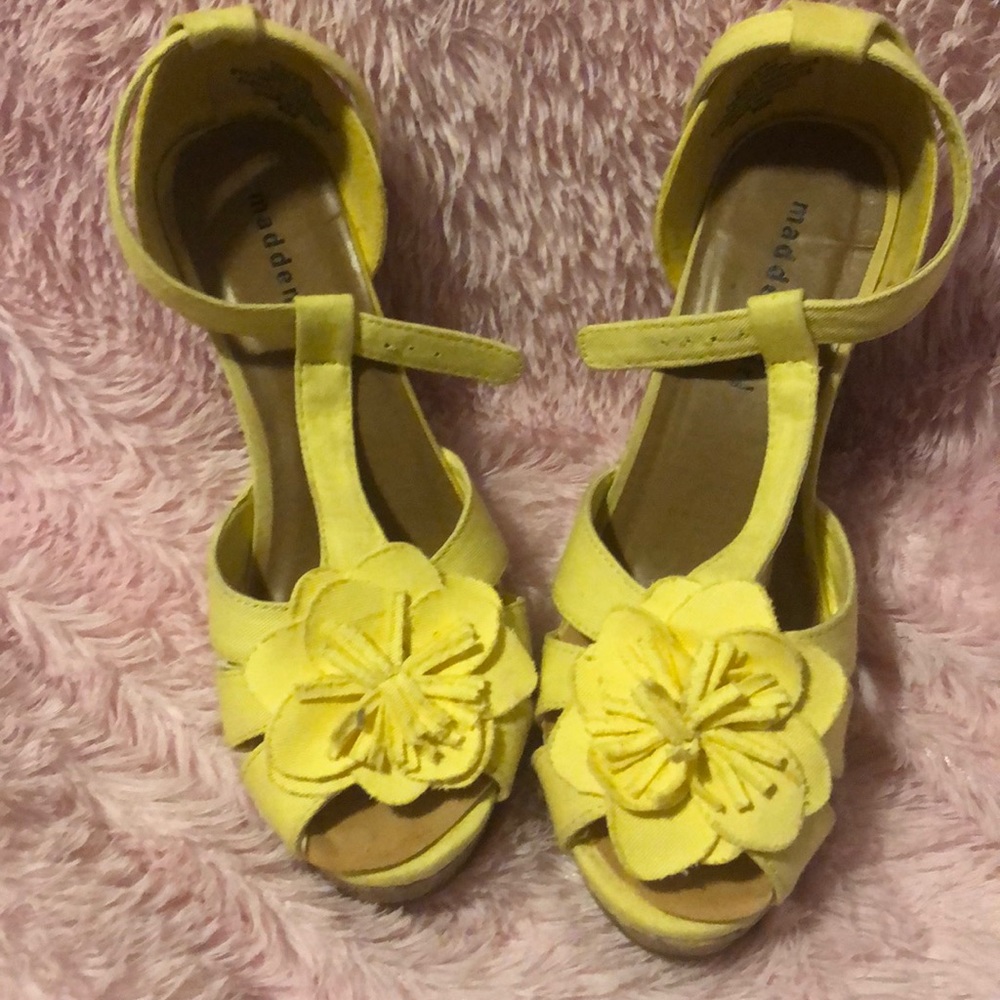 Yellow wedges